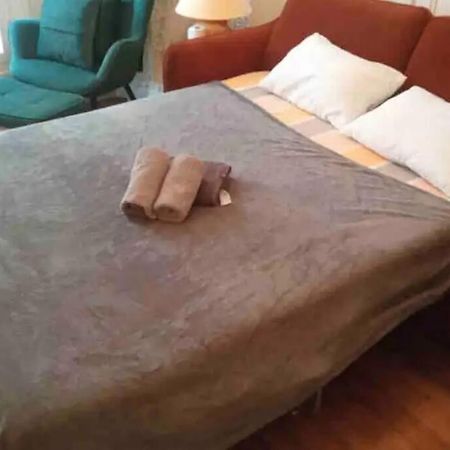 Appartment Close To Monuments Париж Екстериор снимка